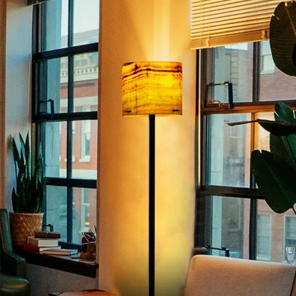 FLOOR LAMP WOODEN BASE
