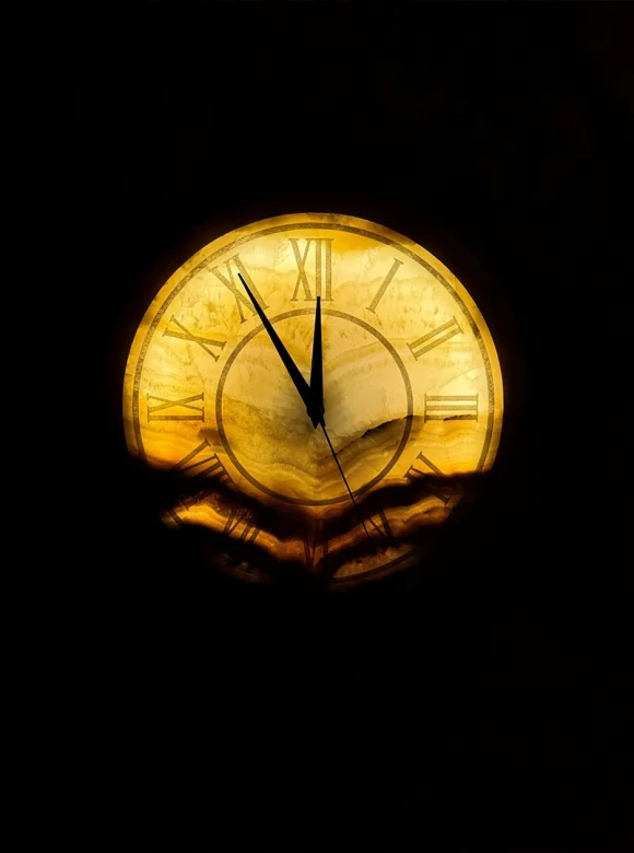 ROUND CLOCK
